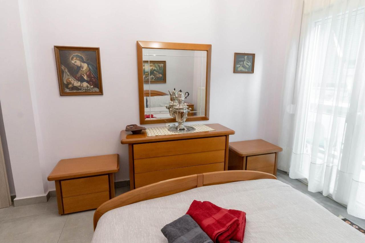 Byt Downtown Flat Лариса Екстериор снимка