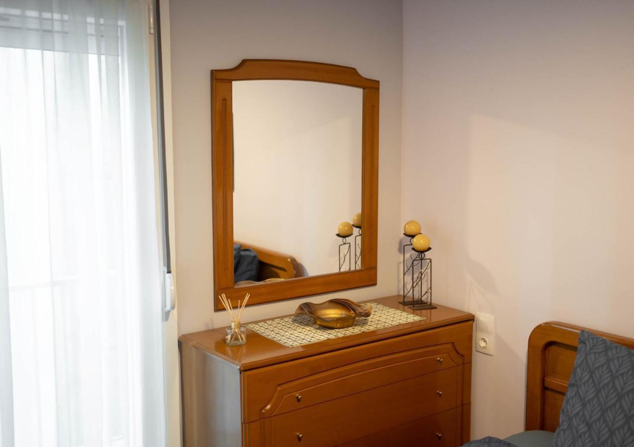 Byt Downtown Flat Лариса Екстериор снимка